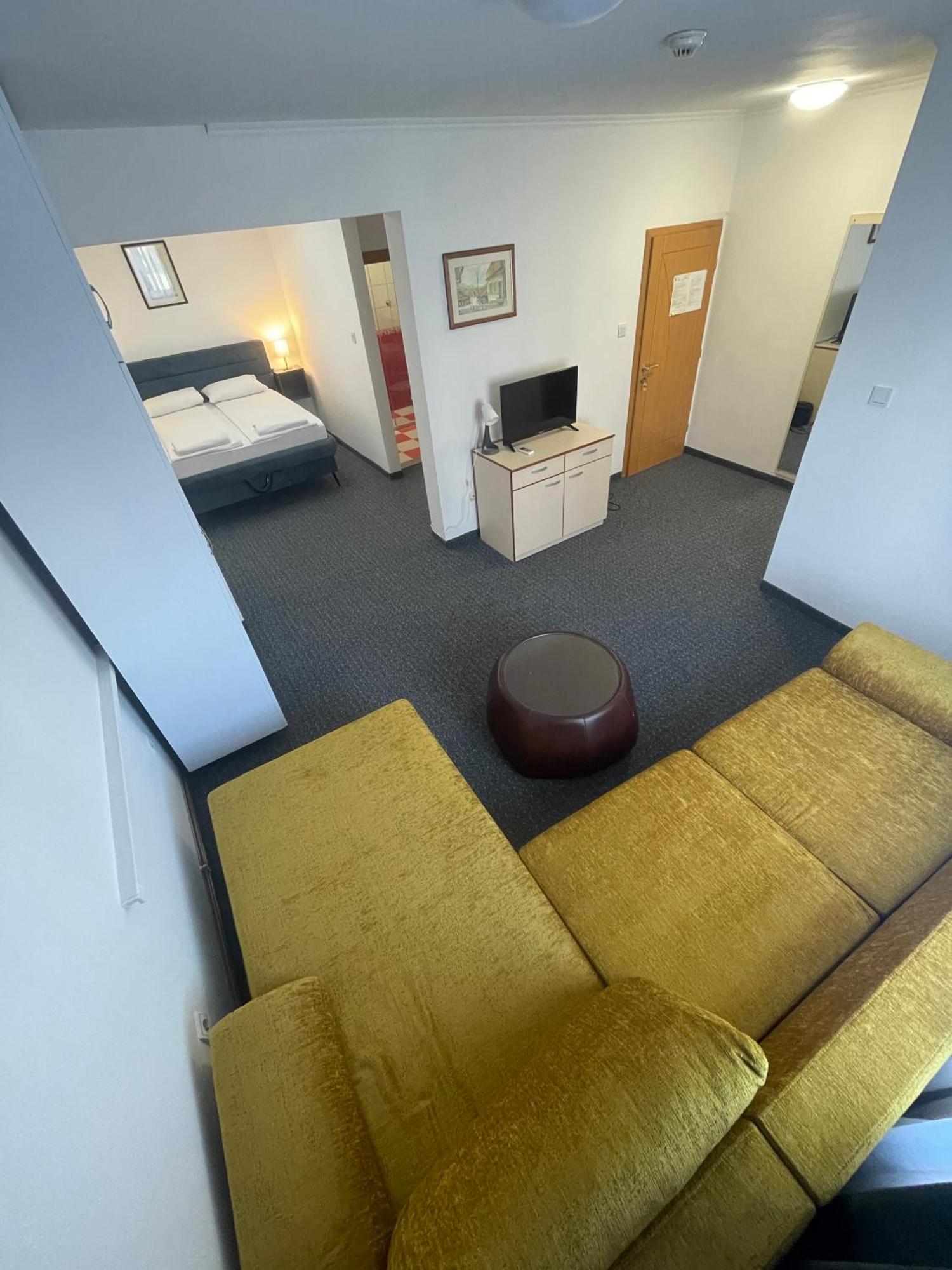 Hotel Ada - Otoka ซาราเยโว ภายนอก รูปภาพ
